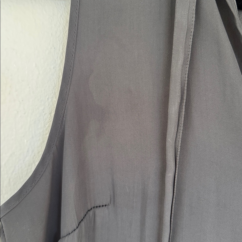 Mossimo gray sleeveless ruffle neckline blouse size small - Picture 5 of 5